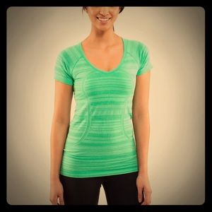 Run Swiftly Lululemon V-neck tech T-shirt